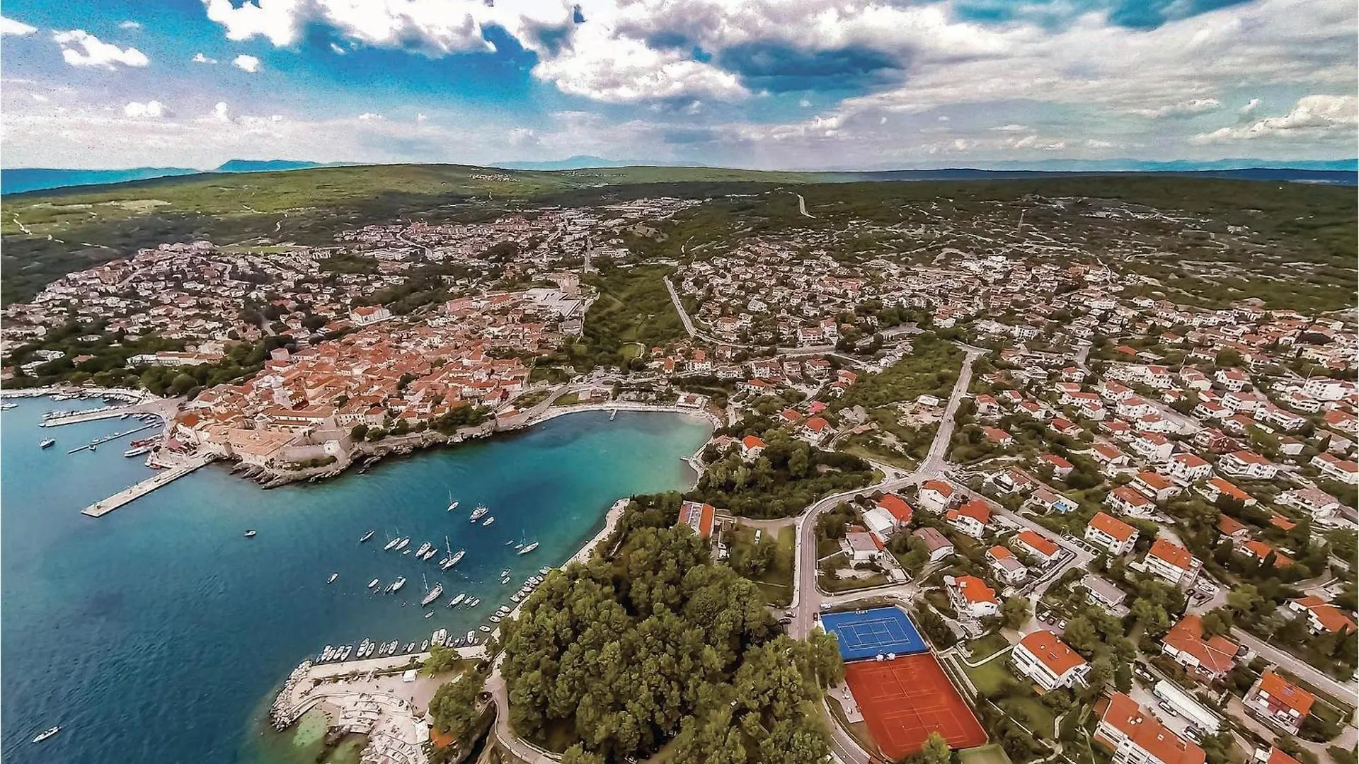 Pet Friendly Apartment In Malinska With Jacuzzi 0*,